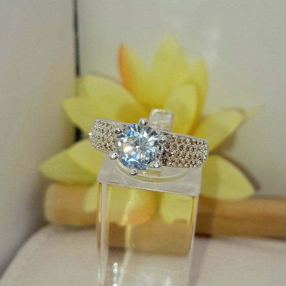 2ct Brilliant Cut Simulated Diamond Bling Ring - Picture 4 of 10